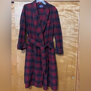 Pendleton vintage 100% virgin wool robe.